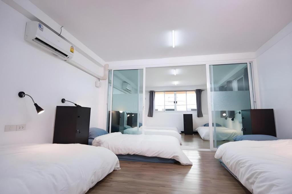 Hoppers Place Donmuang Hostel *