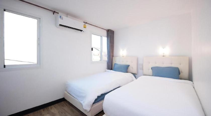 Hoppers Place Donmuang Hostel *