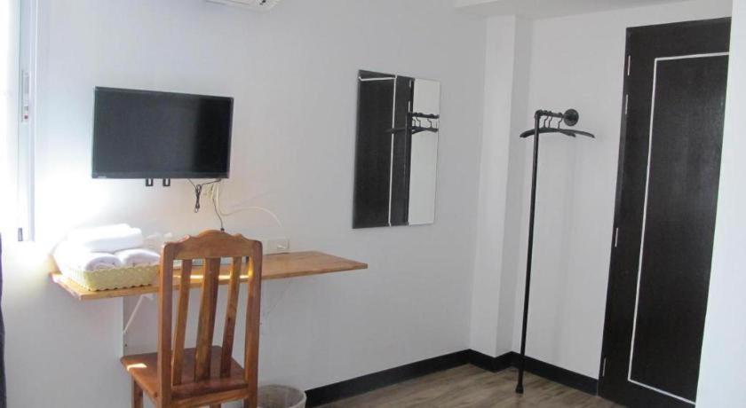 Hoppers Place Donmuang Hostel Bangkok