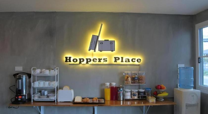Hoppers Place Donmuang Hostel *